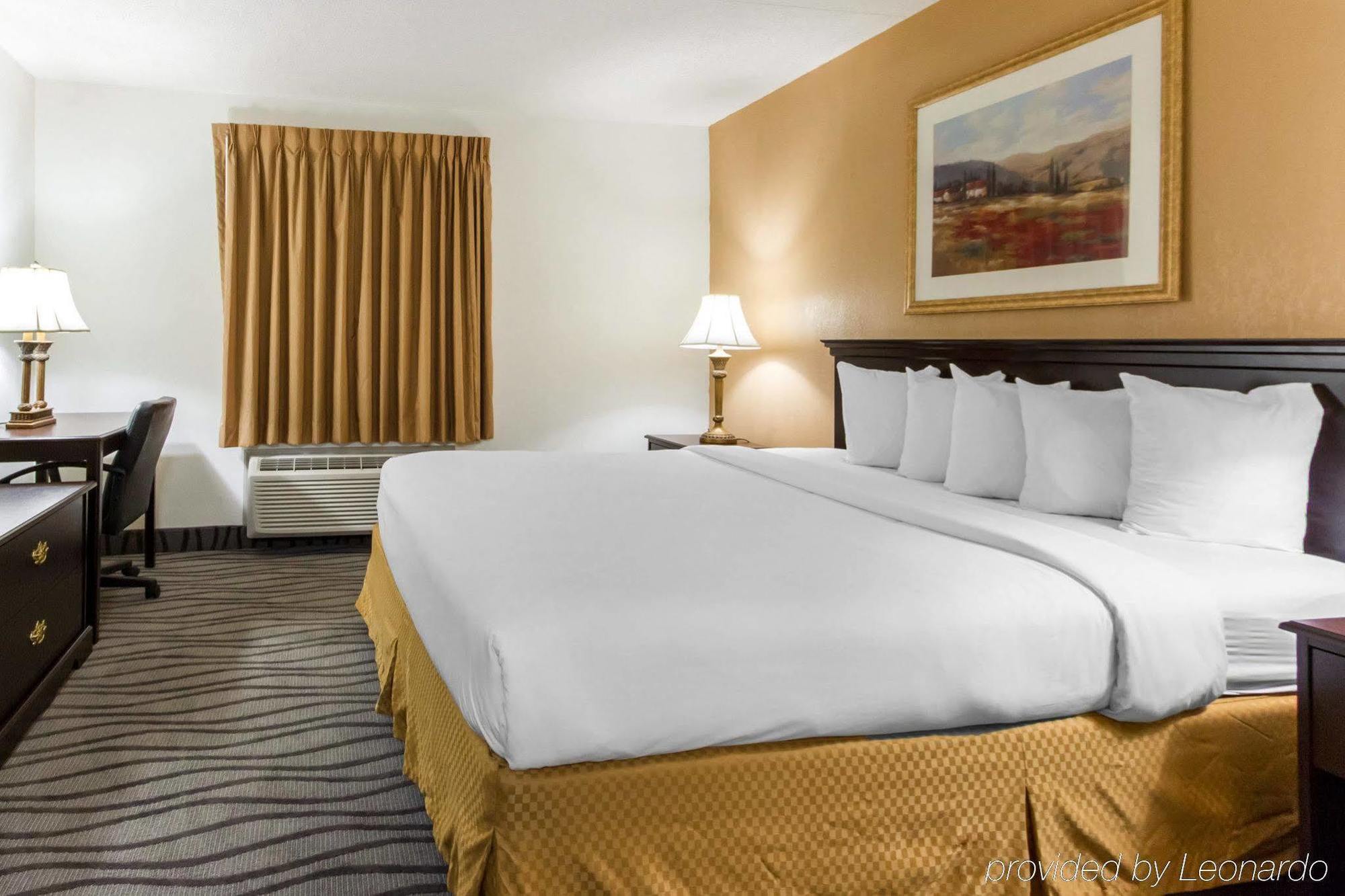 Executive Inn And Suites Enterprise Exterior photo